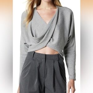 The Drop Womens Roja Twist Front Cropped Sweater Top